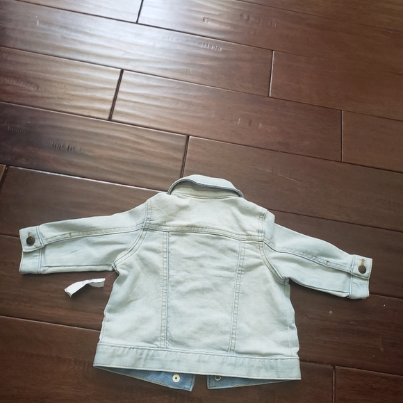 NWT Old Navy Light Wash 6-12 M Jean Jacket - Picture 3 of 3